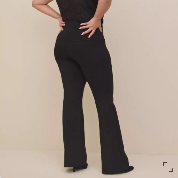 Torrid NWT size 4 Pocket Pixie Flare Studio Luxe Ponte High-Rise Pant - Picture 3 of 9